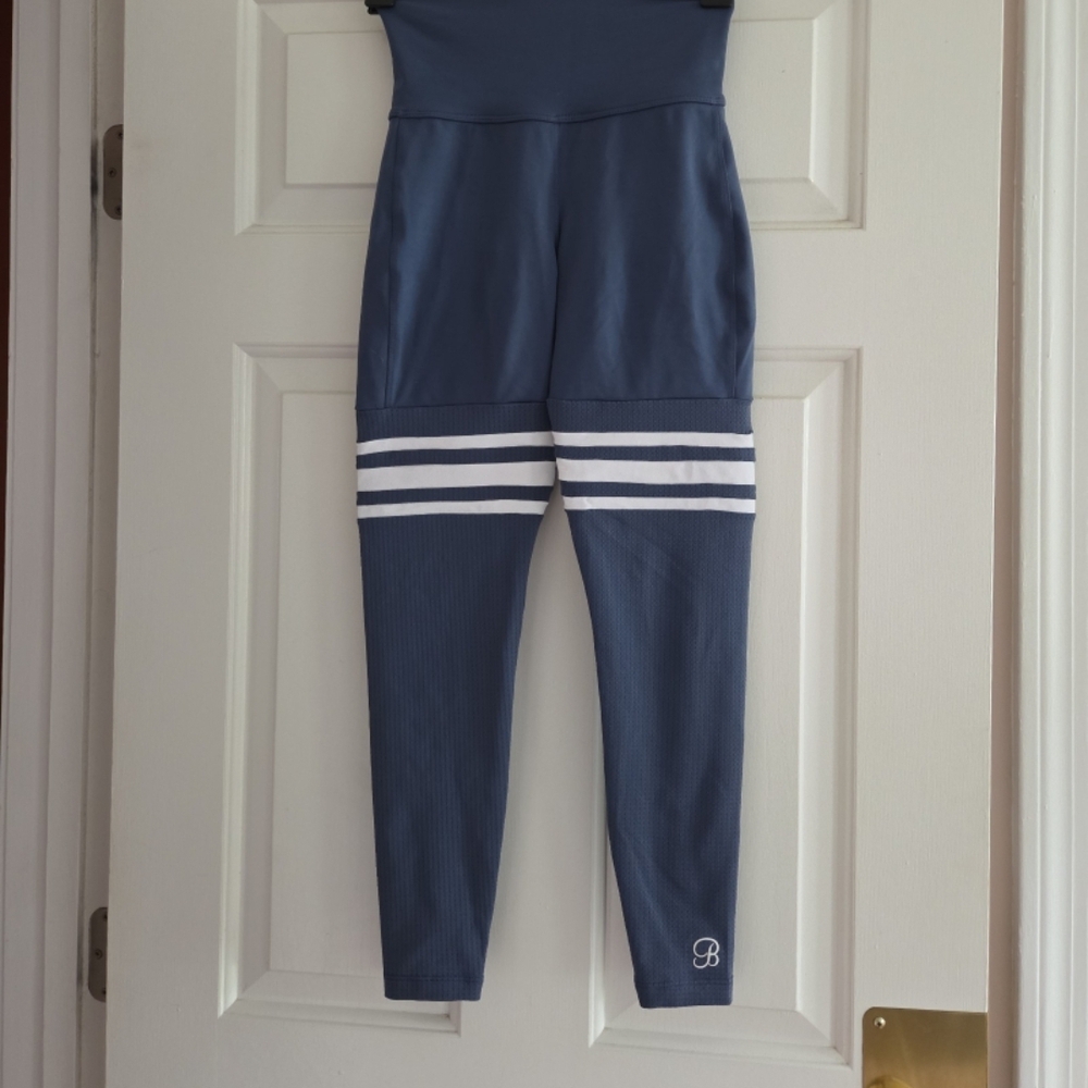Bombshell Sportswear XS Slate Gray Leggings with White Stripes